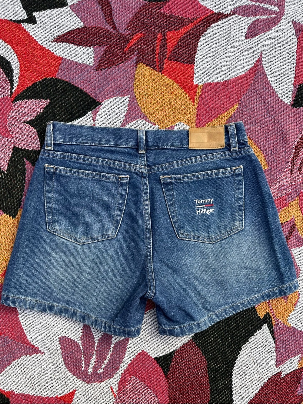 Vintage 90’s Tommy Hilfiger Medium Blue Denim Shorts Y2K